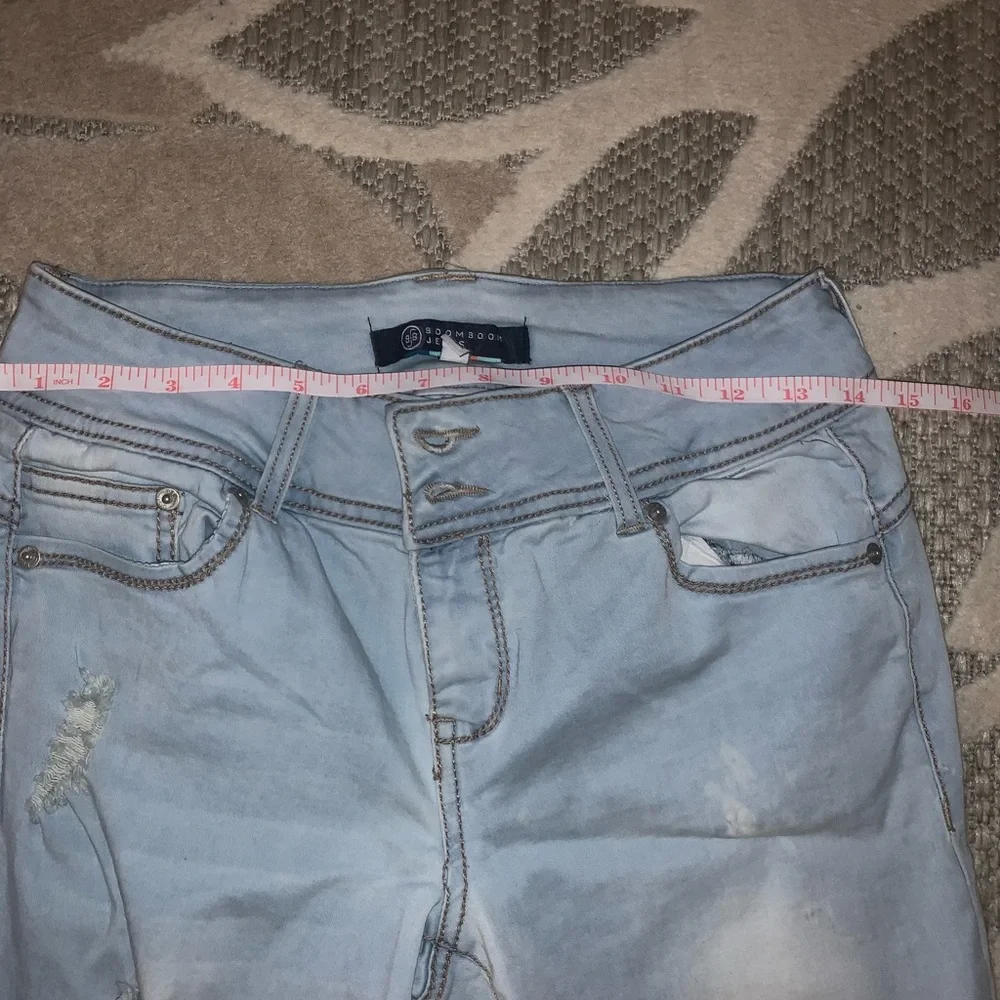 Distressed Jeans - Picture 2 of 5